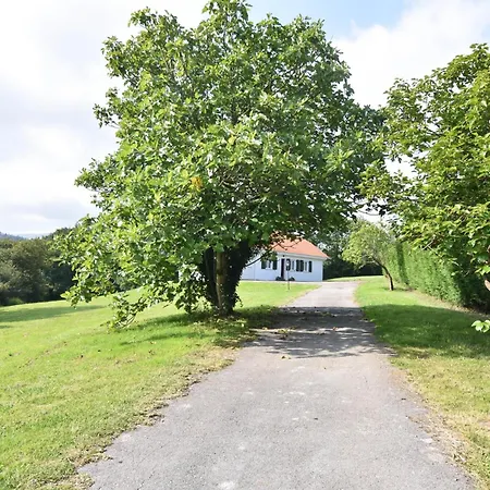 Espectacular Casa Con Piscina Y Gran Jardin