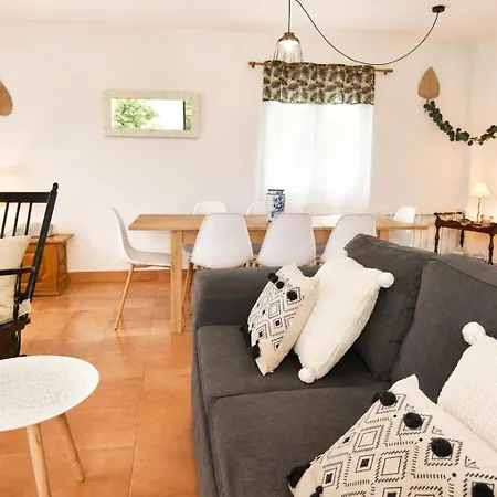 Espectacular Casa Con Piscina Y Gran Jardin Holiday home Navajeda
