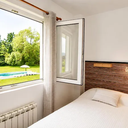 Holiday home Espectacular Casa Con Piscina Y Gran Jardin