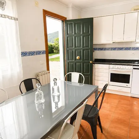 Espectacular Casa Con Piscina Y Gran Jardin Navajeda