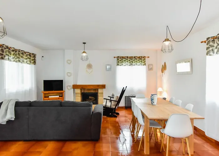 Espectacular Casa Con Piscina Y Gran Jardin * Navajeda