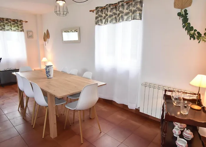 Espectacular Casa Con Piscina Y Gran Jardin