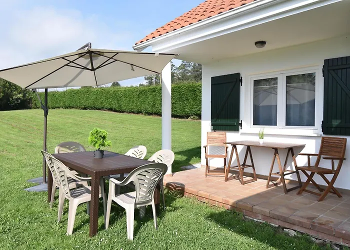 Prázdninový dům Espectacular Casa Con Piscina Y Gran Jardin Navajeda