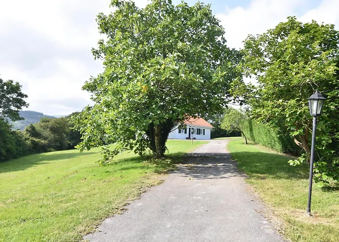 Espectacular Casa Con Piscina Y Gran Jardin