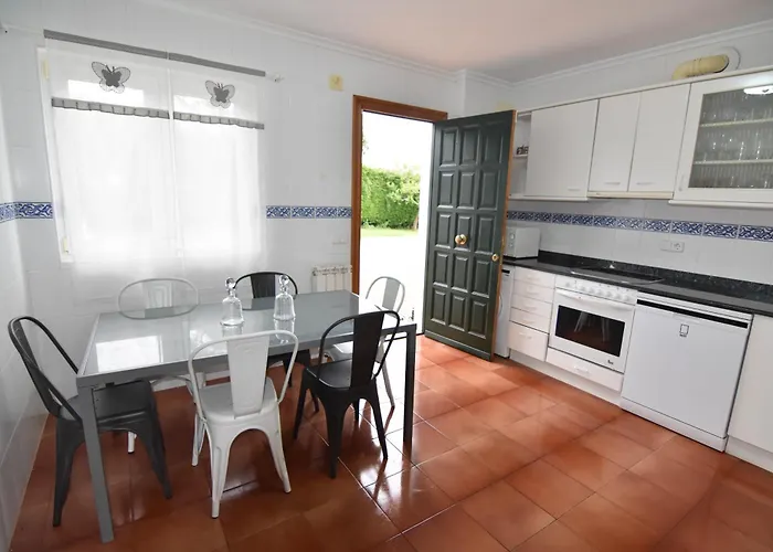 Espectacular Casa Con Piscina Y Gran Jardin Prázdninový dům Navajeda